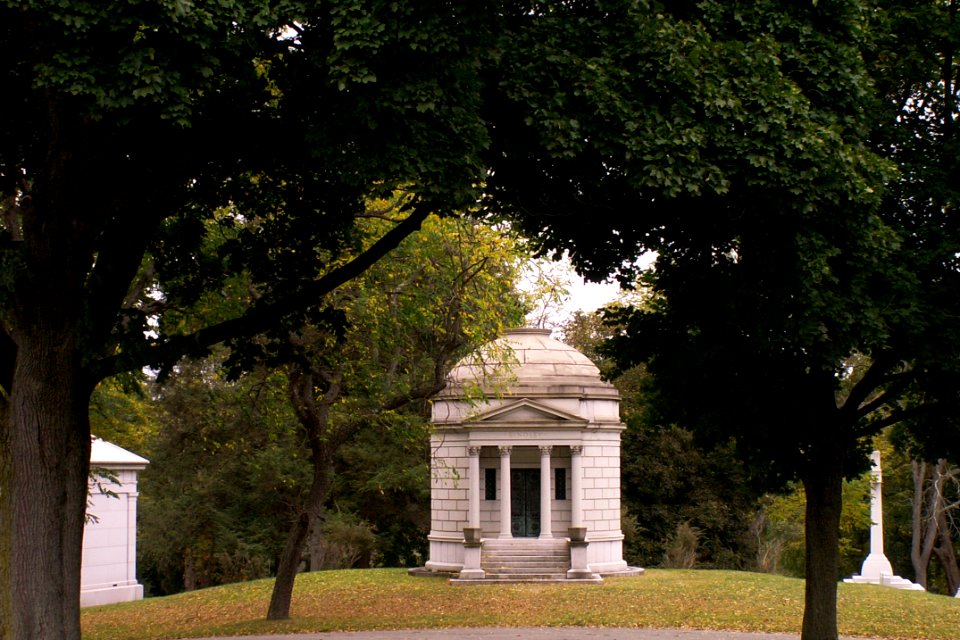 Bindley Mausoleum, Allegheny Cemetery 02