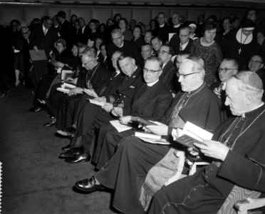 Bijeenkomst van de St Willibrord Vereniging in de stadsschouwburg te Utrecht, Bestanddeelnr 912-0856
