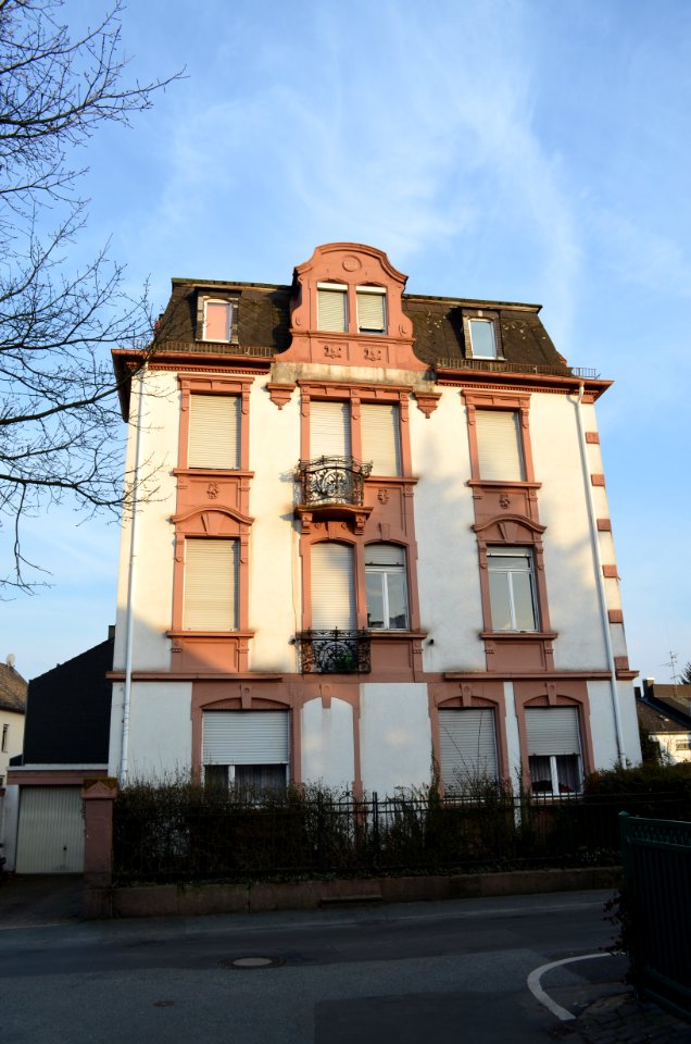 Bieber, Oberhofstraße 40