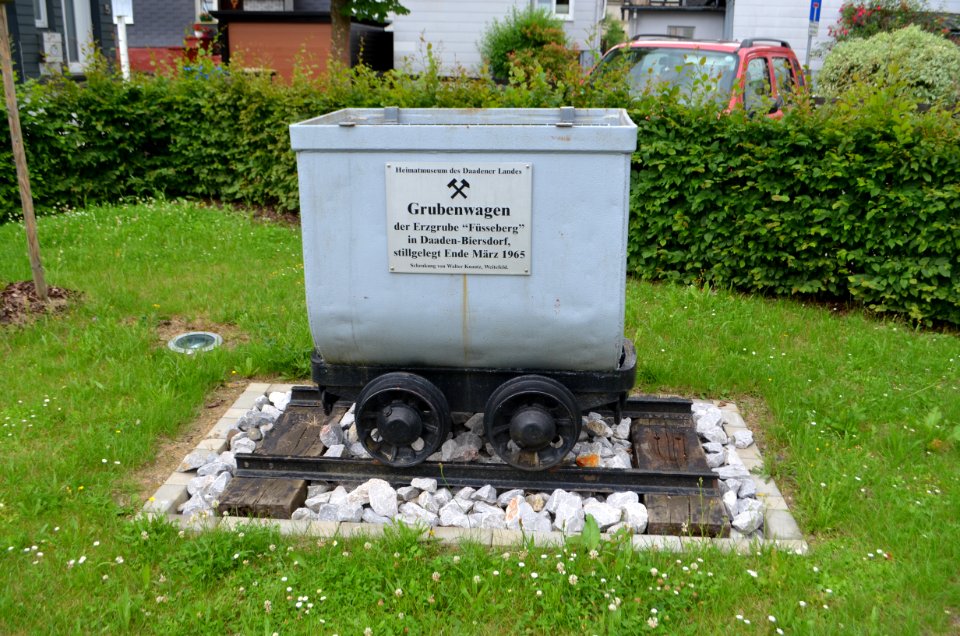 Biersdorf, Bürgerplatz, Lore