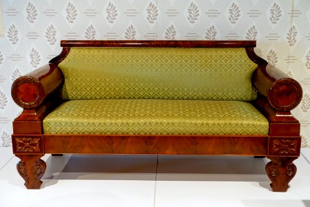 Biedermeier sofa, Austria, c. 1815-1825, mahogany, upholstery (not original) - Montreal Museum of Fine Arts - Montreal, Canada - DSC09349