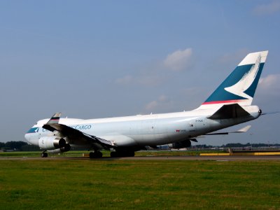 B-HUQ Cathay Pacific Boeing 747-467F - cn 34150 taxiing 14july2013 pic-012