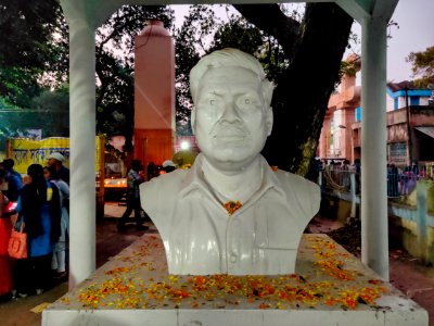 Bibhutibhushan bandopadhyay statue beside Bongaon SDO 2
