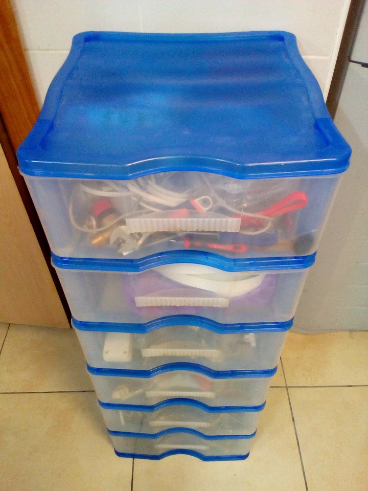Big blue plastic chest of drawers 2