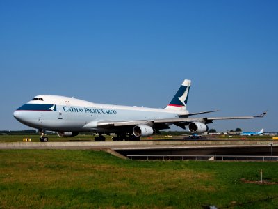 B-HUQ Cathay Pacific Boeing 747-467F - cn 34150 taxiing 21july2013 pic-002