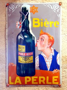 Bière La Perle , enamel advertising sign at the Musée Européen de la Bière