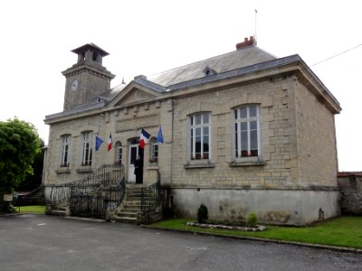 Bièvres (Aisne) mairie-école