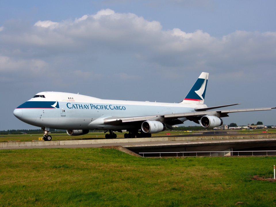 B-HUQ Cathay Pacific Boeing 747-467F - cn 34150 taxiing 14july2013 pic-005