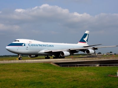 B-HUQ Cathay Pacific Boeing 747-467F - cn 34150 taxiing 14july2013 pic-005