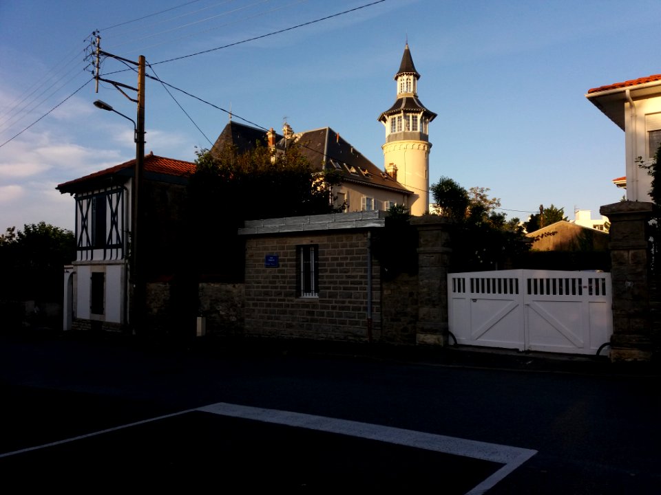 Biarritz - Rue Pringle - Maison avec tourelle
