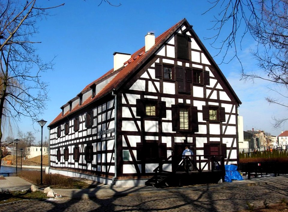 Biały Spichrz 03 2011