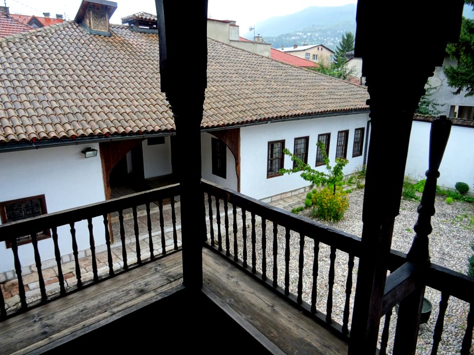 BiH Svrzo women's coutryard (3)