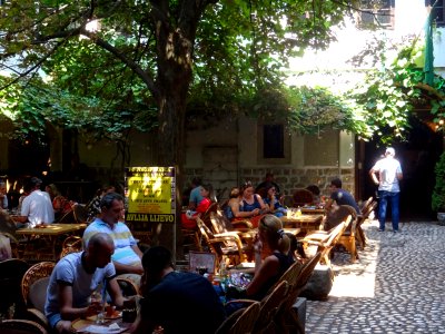 BiH Morica han courtyard (1)