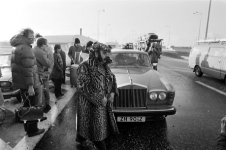 Bij de Nederlands-Belgische grens zijn zigeuners weer in Nederland toegelaten om, Bestanddeelnr 931-2629 photo