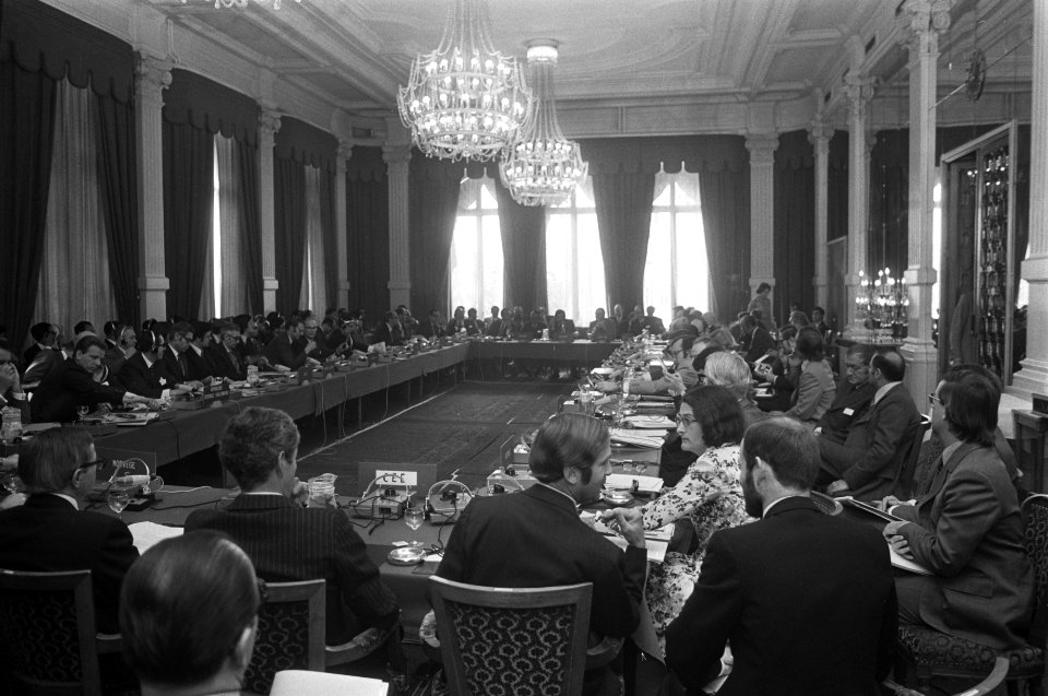 Bijeenkomst Intergouvernementele Groep inzake Indonesie (IGGI) in Amstelhotel Am, Bestanddeelnr 927-1754