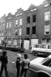 Bij brand in Rotterdam 11 mensen omgekomen het uitgebrande pand in Rotterdam Zu, Bestanddeelnr 930-6037