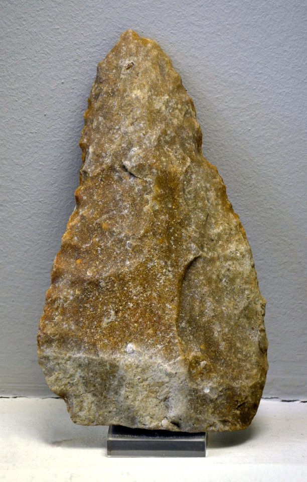 Biface Acheuléen Musée Saint-Remi Reims 21092016 03
