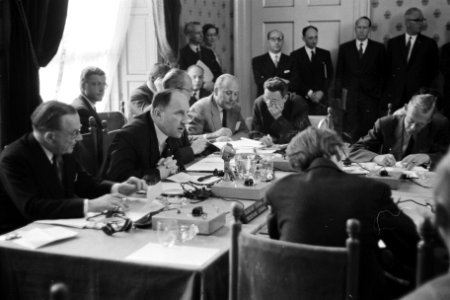 Bijeenkomst ministerraad West Europese ministers in Den Haag, Bestanddeelnr 911-3437