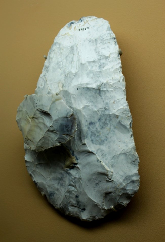 Biface Acheuléen Musée d'Archéologie Nationale 01042018 2