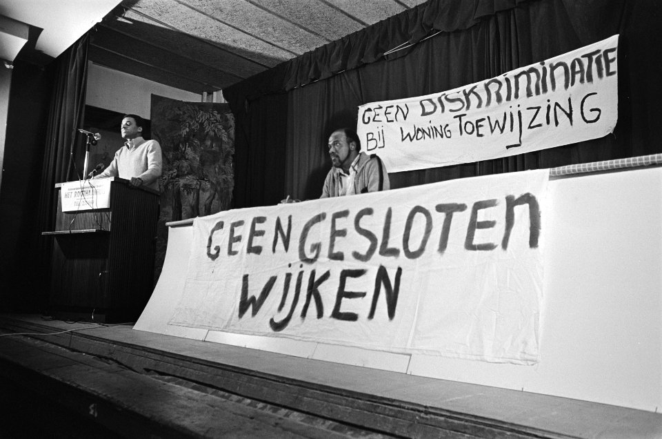 Bijeenkomst in verband sluiting wijken voor buitenlanders (Amsterdam), opdracht , Bestanddeelnr 929-5892