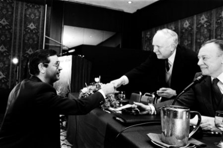 Bijeenkomst NOC met Olympische Sportbonden in Hilton Adam i.v.m. boycot OS in Mo, Bestanddeelnr 930-6531