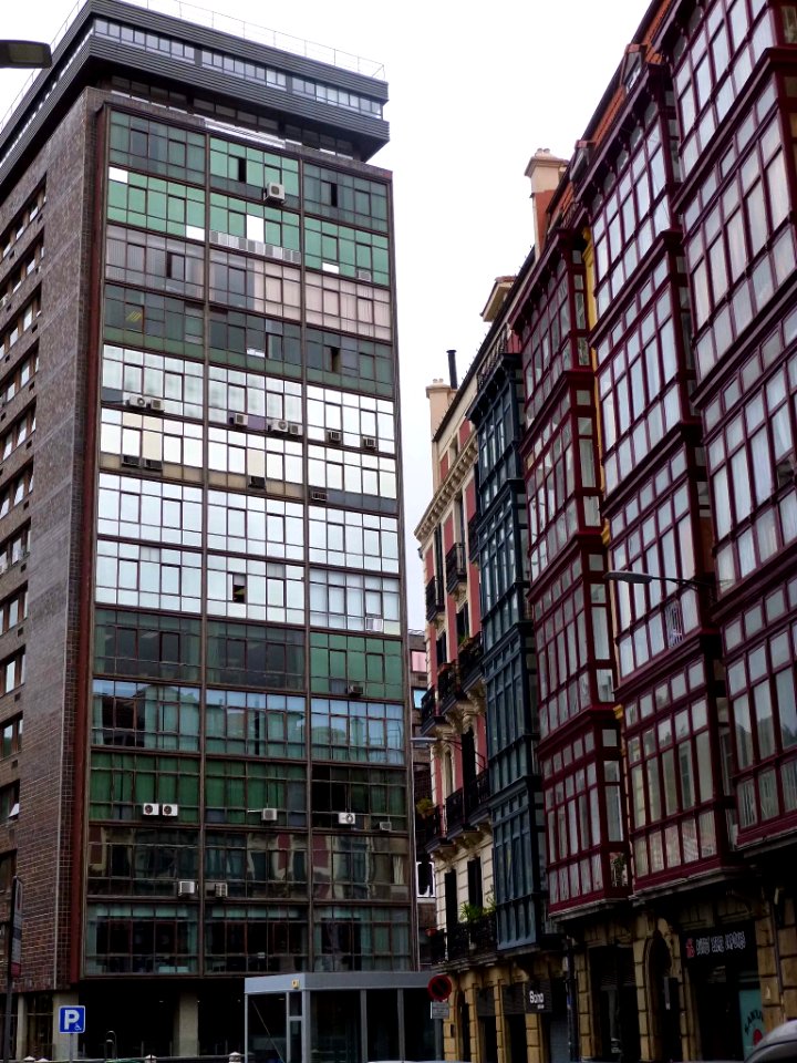 Bilbao - Calle Arbolancha y Edificio Albia