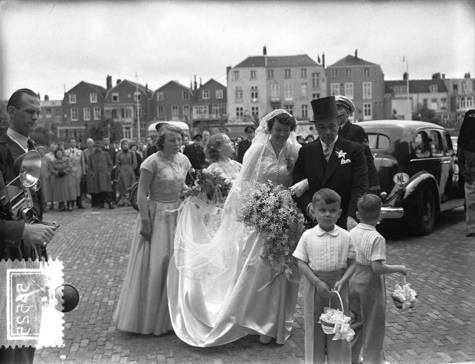 Bij het huwelijk van jonkheer Arnoud Jan de Beaufort met jonkvrouwe Cornelie Sic, Bestanddeelnr 905-7525