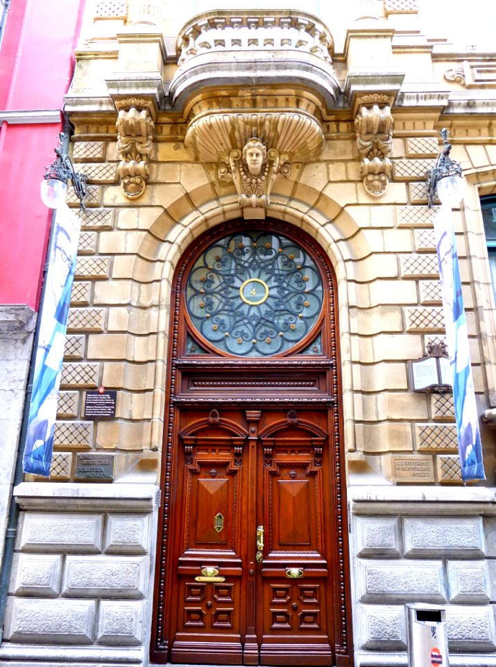 Bilbao - Calle Bidebarrieta, Biblioteca Municipal de Bidebarrieta 2