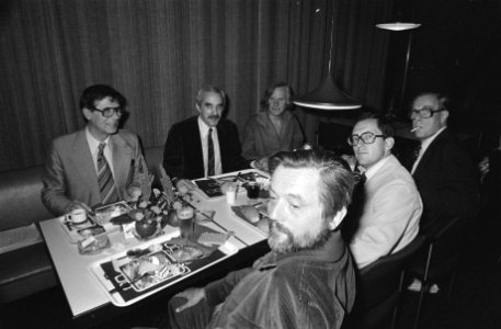 Bijeenkomst kerngroep PPR vlnr achter Tonnave, Jurgens en Van Dam , vlnr, Bestanddeelnr 929-3225