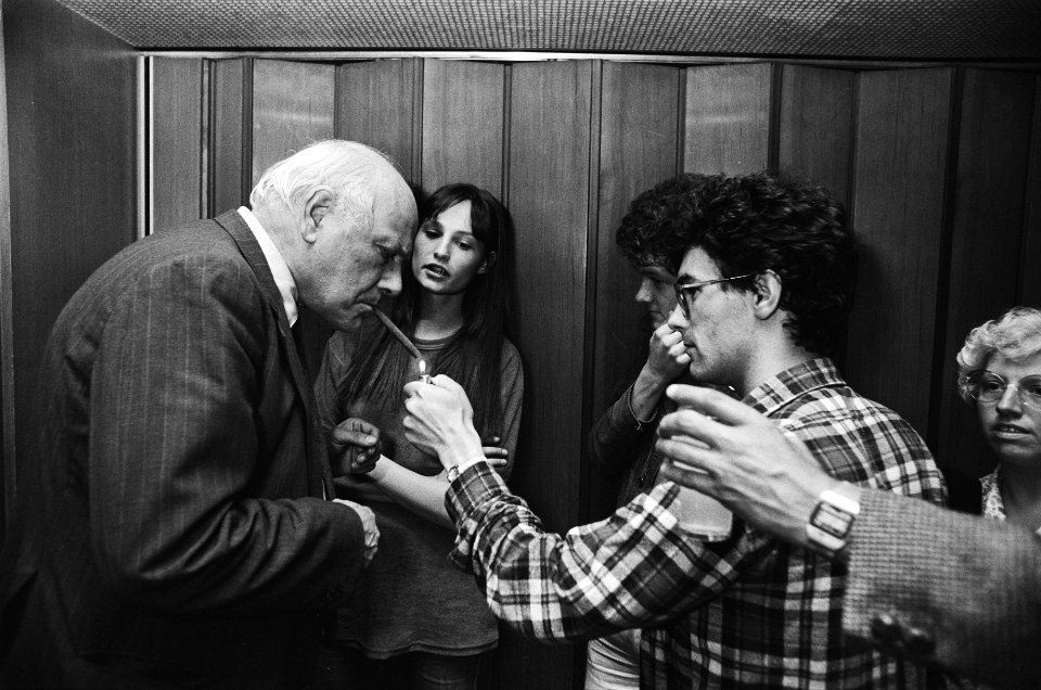 Bijeenkomst door PvdA in Utrecht i.v.m. de kabinetscrisis Den Uyl in gesprek met, Bestanddeelnr 932-1713