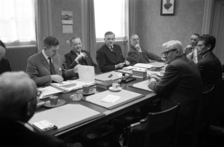 Bijeenkomst fracties, AR-fractie tijdens bijeenkomst, Bestanddeelnr 911-9289