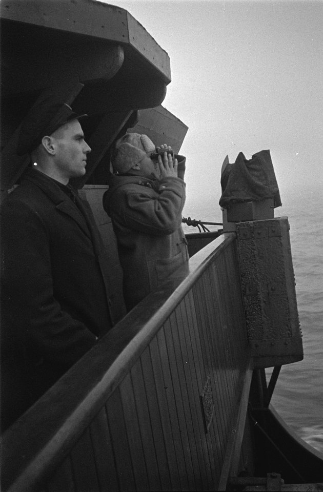 Bijschrift On board a Dutch Coaster aan boord van een Nederlandse kustvaarde, Bestanddeelnr 935-3166