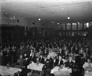 Bijeenkomst. Oost en West Apeldoorn. Overzicht zaal, Bestanddeelnr 902-8606