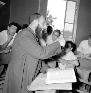 Bijeenkomst in een jesjiva (Talmoedschool), Bestanddeelnr 255-3042