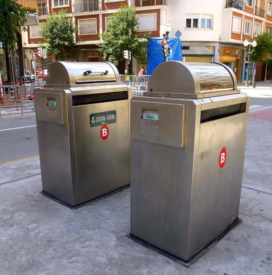 Bilbao - Contenedores de basura subterráneos
