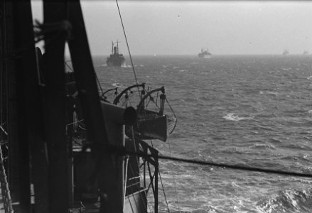 Bijschrift On board a Dutch tanker Aan boord van een Nederlandse tanker, Bestanddeelnr 935-3081