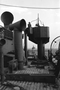 Bijschrift On board a Dutch tanker Aan boord van een Nederlandse tanker, Bestanddeelnr 935-3091