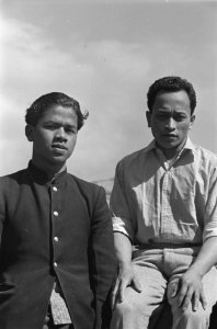 Bijschrift Merchant seamen from the Dutch E. Indies. Indonesische bemannings, Bestanddeelnr 935-2887