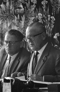 Bijeenkomst van de SER over de representativiteit der hoge ambtenaren, voorzitte, Bestanddeelnr 910-7017