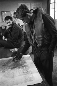 Bijschrift Dutch pilot with the squadron's mascot Nederlandse piloot met masc, Bestanddeelnr 934-8769