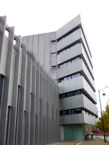 Bilbao - Clínica IMQ Zorrotzaurre 8