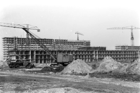 Bijlmermeer. Een der vele viaducten in de Bijlmer, Bestanddeelnr 921-1377