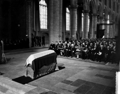 Bijzetten van Willem V in de Nieuwe Kerk te Delft, Bestanddeelnr 909-5190