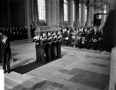 Bijzetten van Willem V in de Nieuwe Kerk te Delft, Bestanddeelnr 909-5200