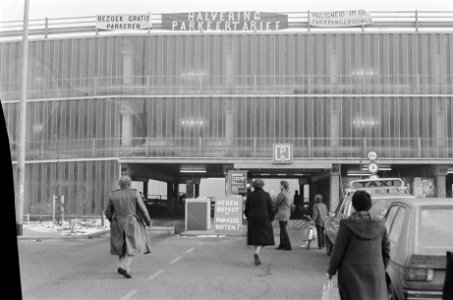 Bijlmermeerbewoners boycotten parkeergarages uit protest tegen hoge tarieven pr, Bestanddeelnr 929-5787