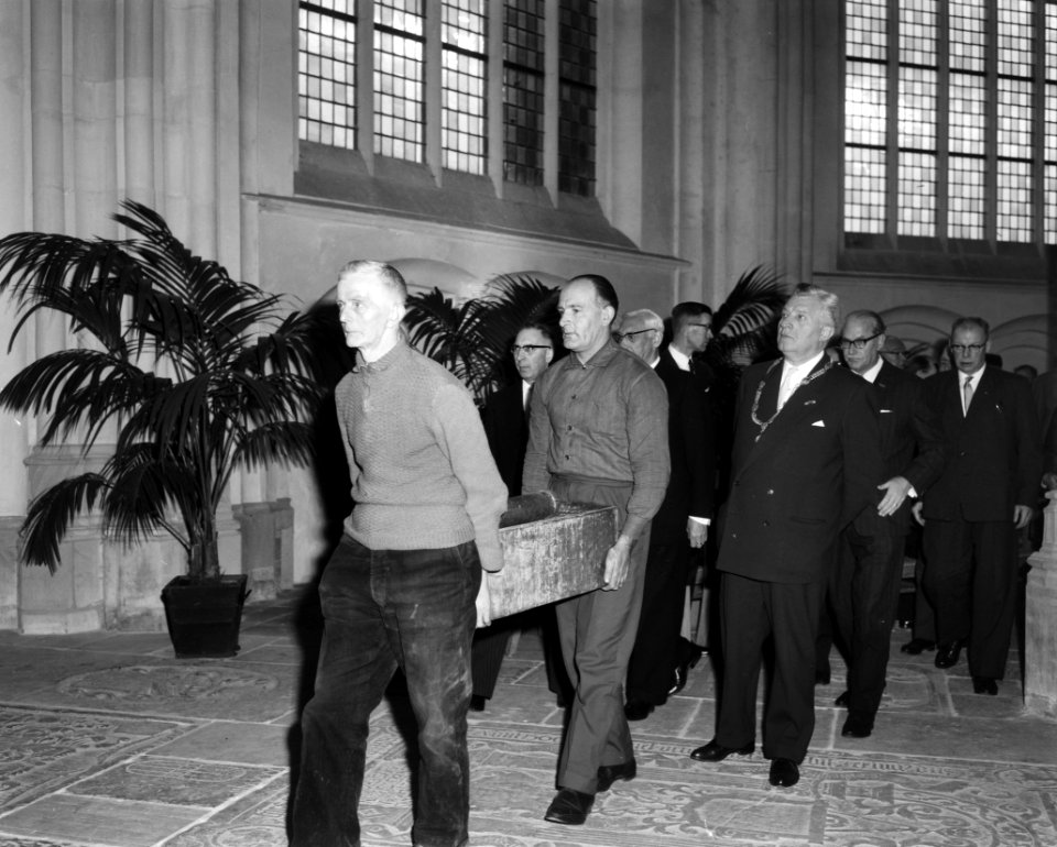Bijzetting stoffelijke resten Hertog Karel van Gelder in Eusebiuskerk te Arnhem, Bestanddeelnr 915-7708