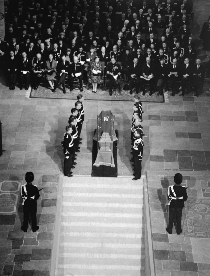 Bijzetten van Willem V in de Nieuwe Kerk te Delft, Bestanddeelnr 909-5186