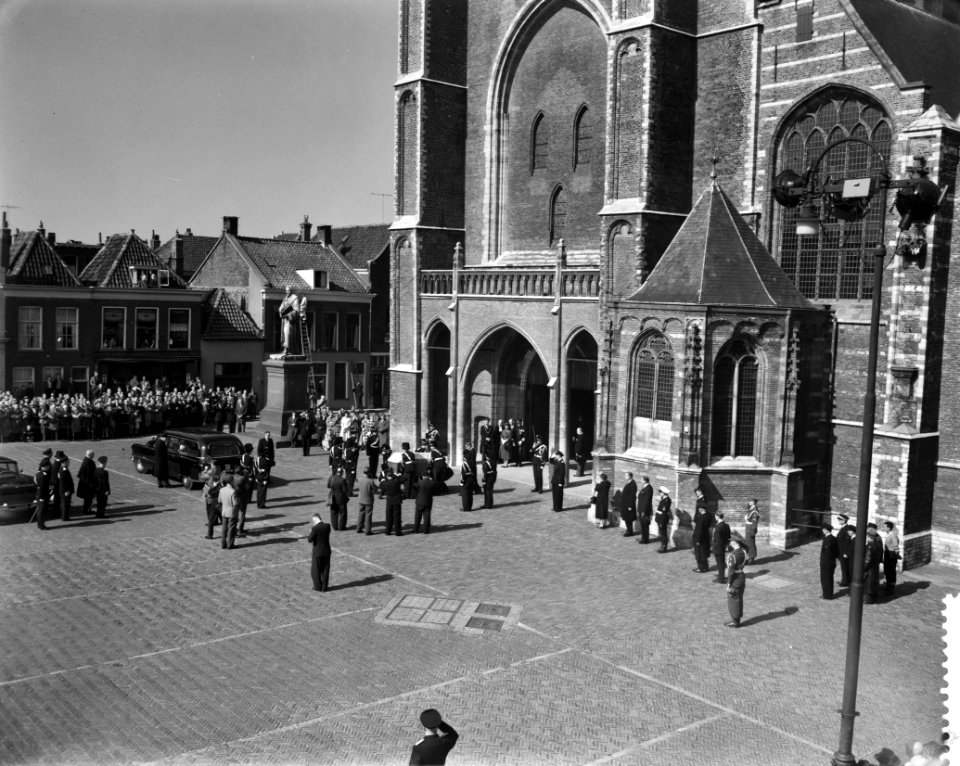 Bijzetten van Willem V in de Nieuwe Kerk te Delft, Bestanddeelnr 909-5183