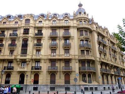 Bilbao - Calle Ercilla esquina calle Colón de Larreátegui 1