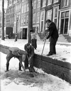 Bijt in het ijs hakken, Bestanddeelnr 902-0413